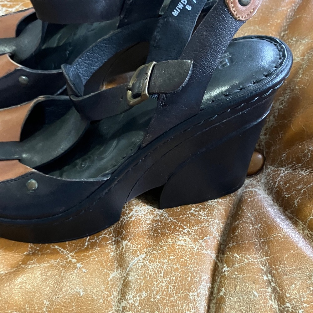 Born Two-Tone Leather T-Strap Sandals wedges 1970’s- Black & Brown 8 - Picture 5 of 9